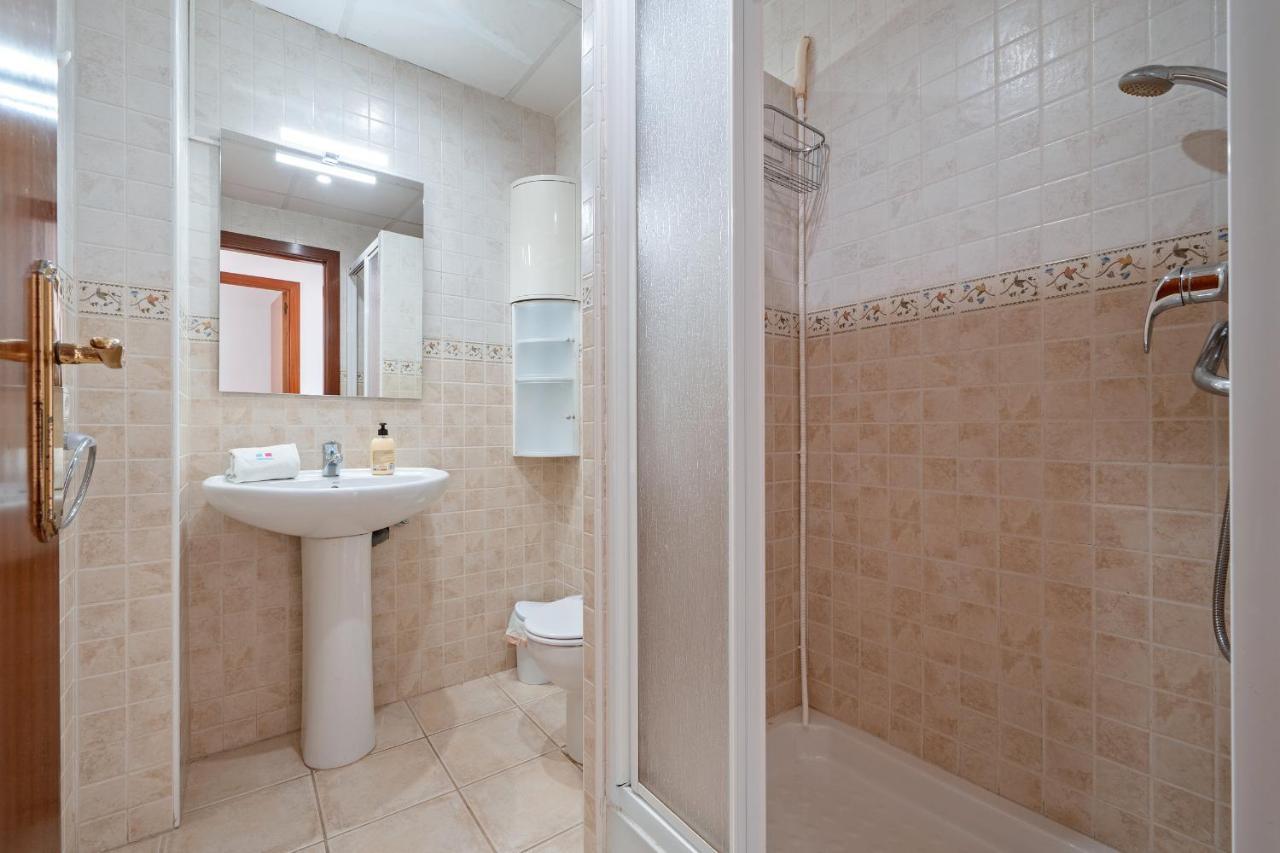Hauzify I Apartament Colon 1B トラダンバーラ エクステリア 写真